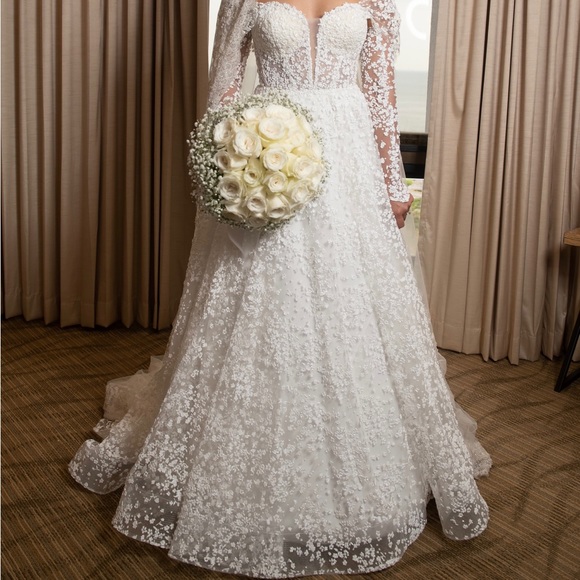 Mona Rosa wedding dress (Lebanese brand) size 4-6 used 1 great condition - Picture 2 of 4